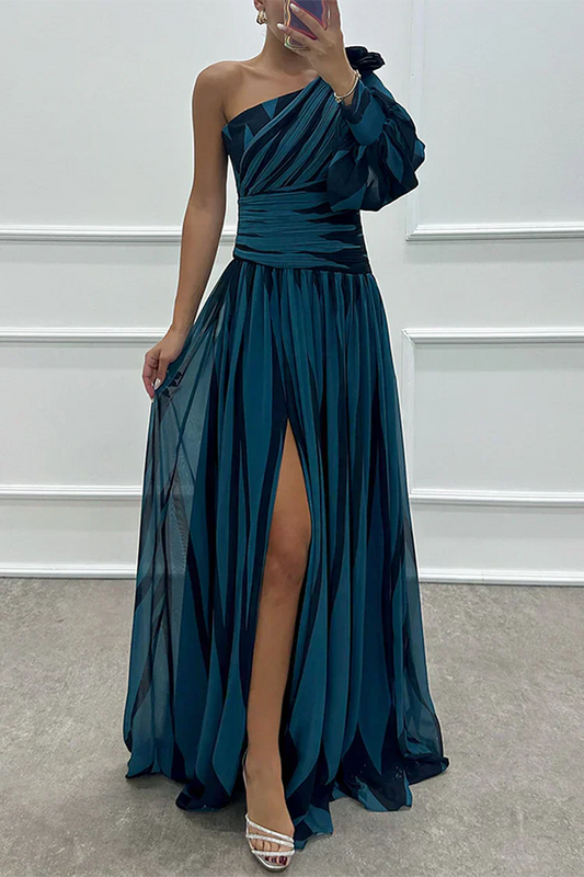 LEIRE | Vestido largo a rayas con un hombro descubierto